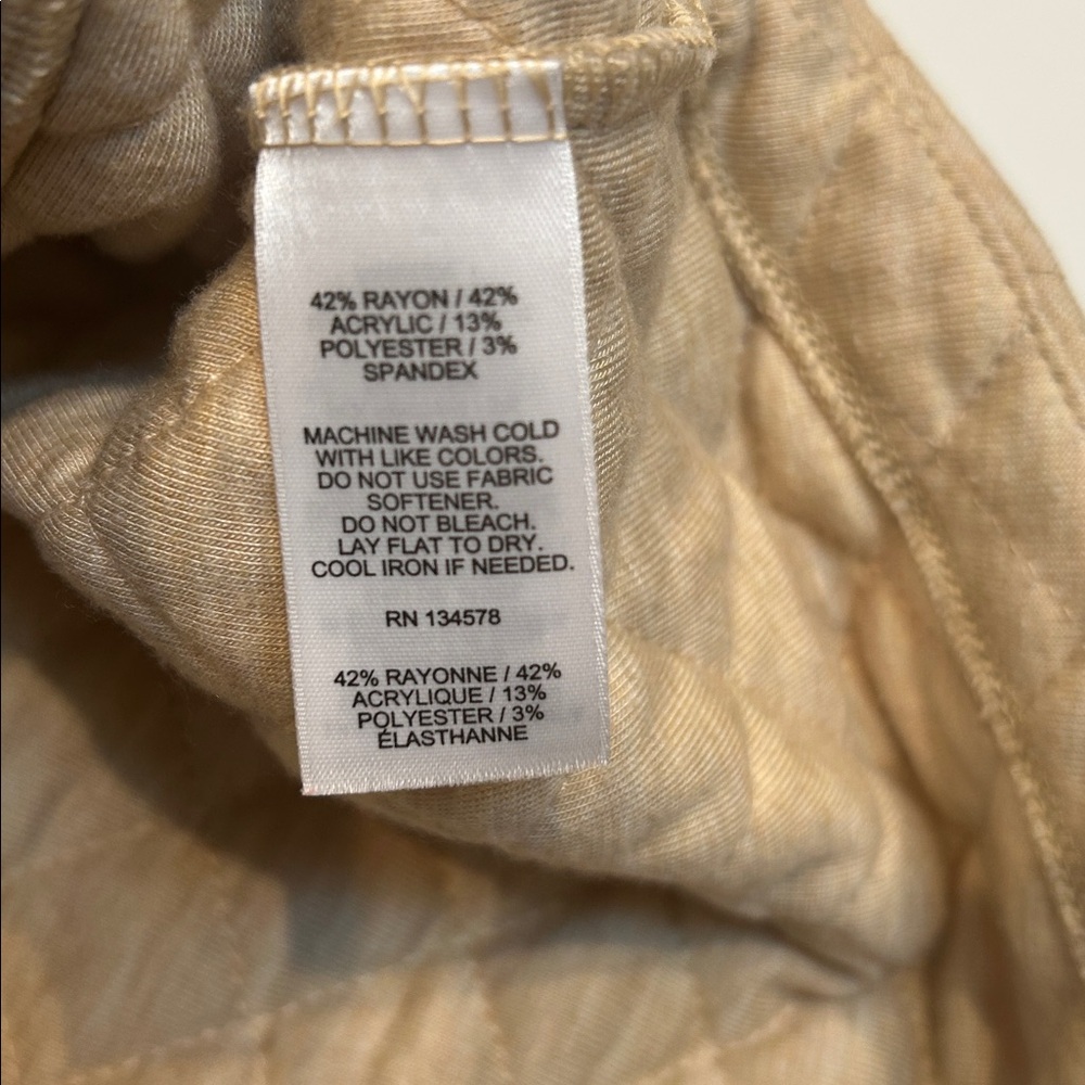 Vineyard Vines quilted pullover - Picture 8 of 8